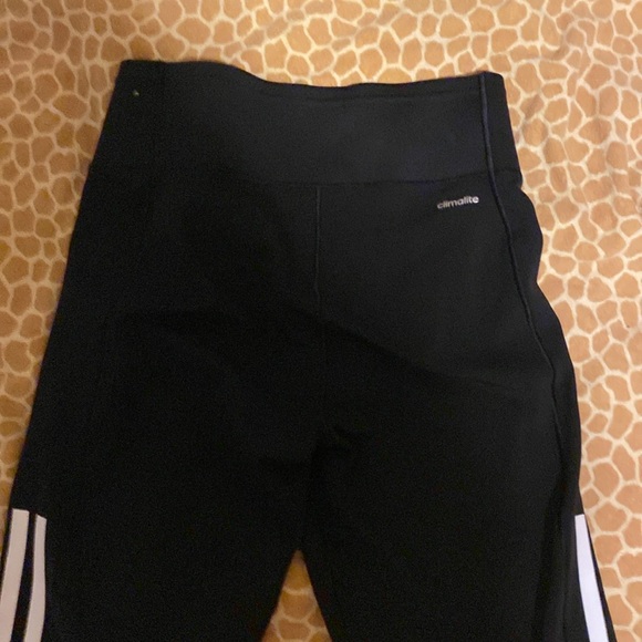 Adidas leggings capri length, black , size XS. - Picture 7 of 8